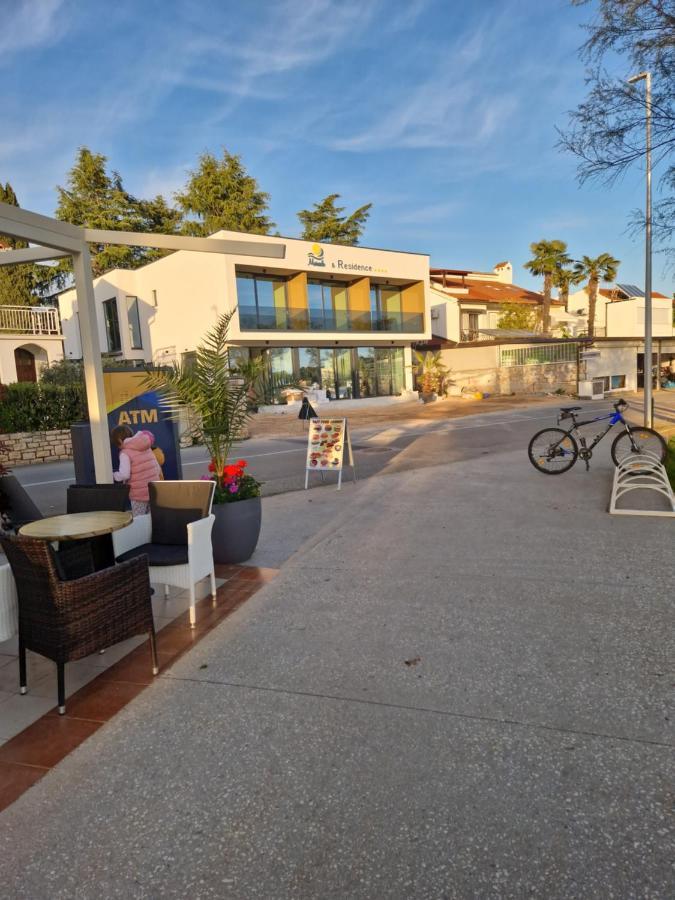 Maresole Beachfront Residence Porec Esterno foto