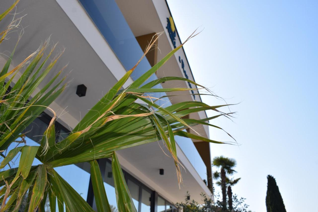Maresole Beachfront Residence Porec Esterno foto