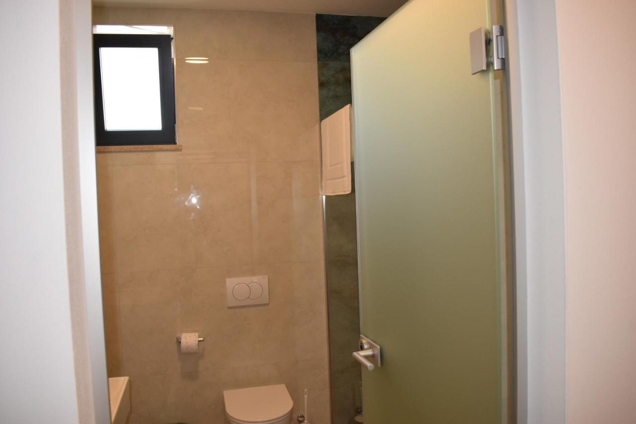 Maresole Beachfront Residence Porec Esterno foto