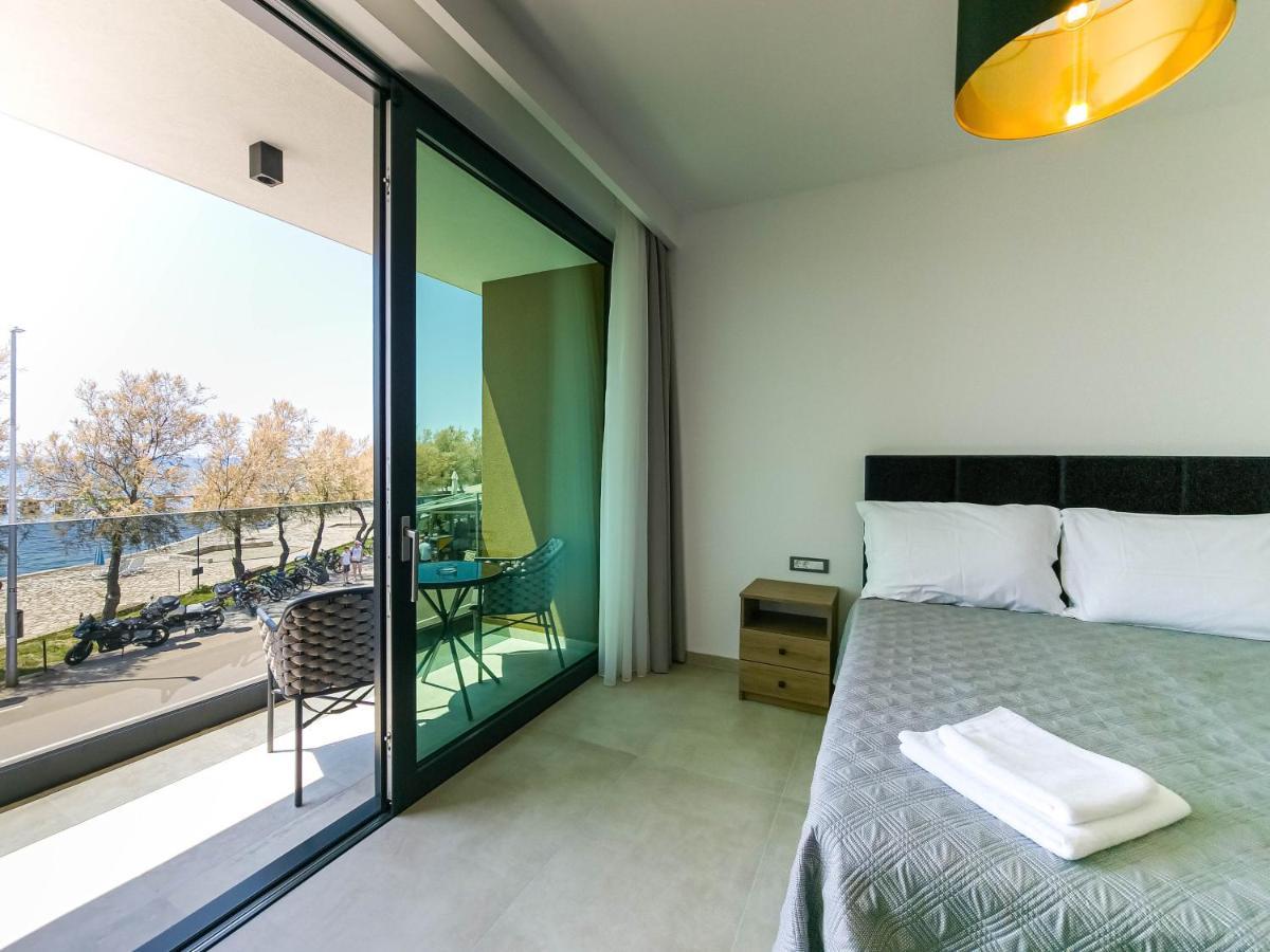 Maresole Beachfront Residence Porec Esterno foto