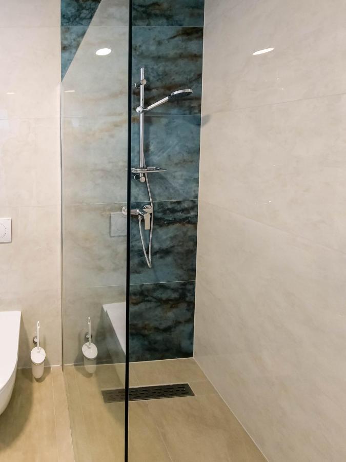 Maresole Beachfront Residence Porec Esterno foto