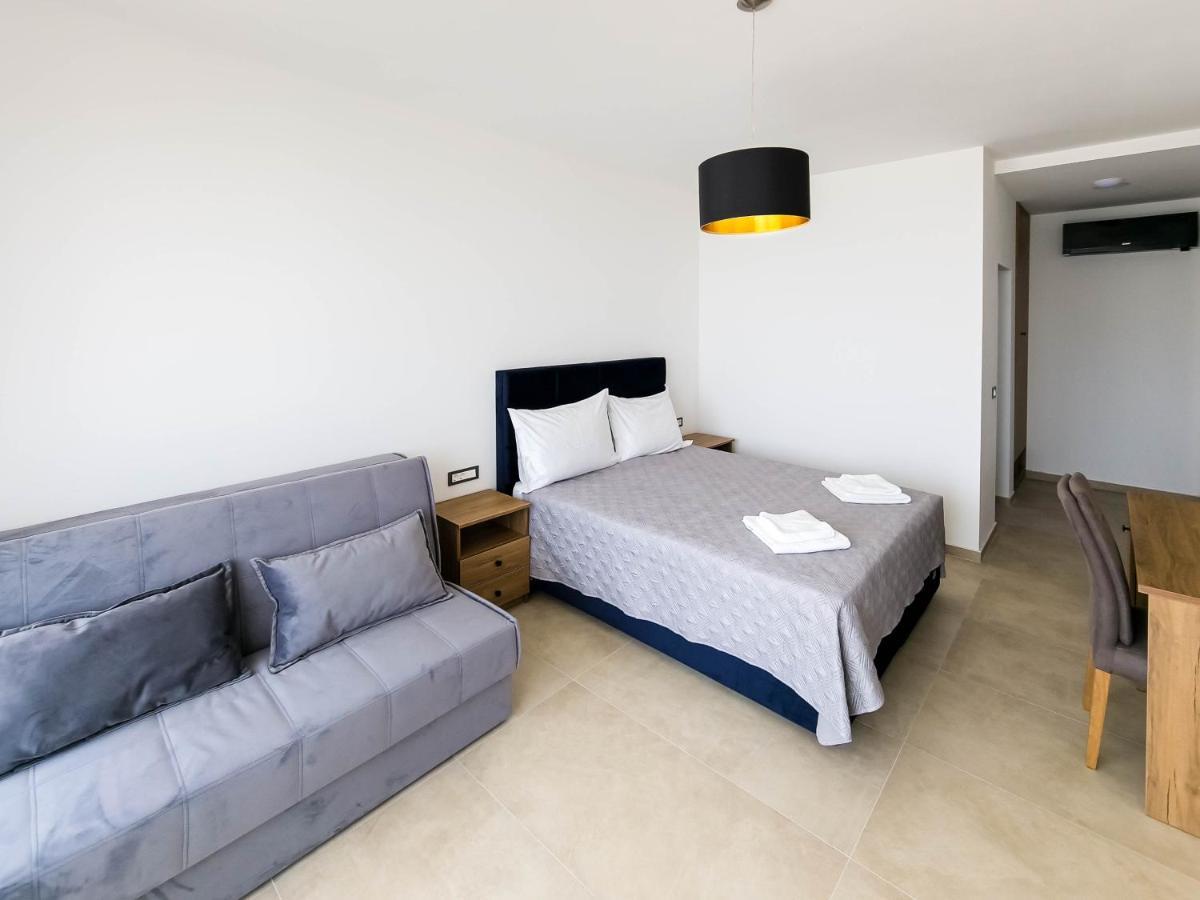 Maresole Beachfront Residence Porec Esterno foto