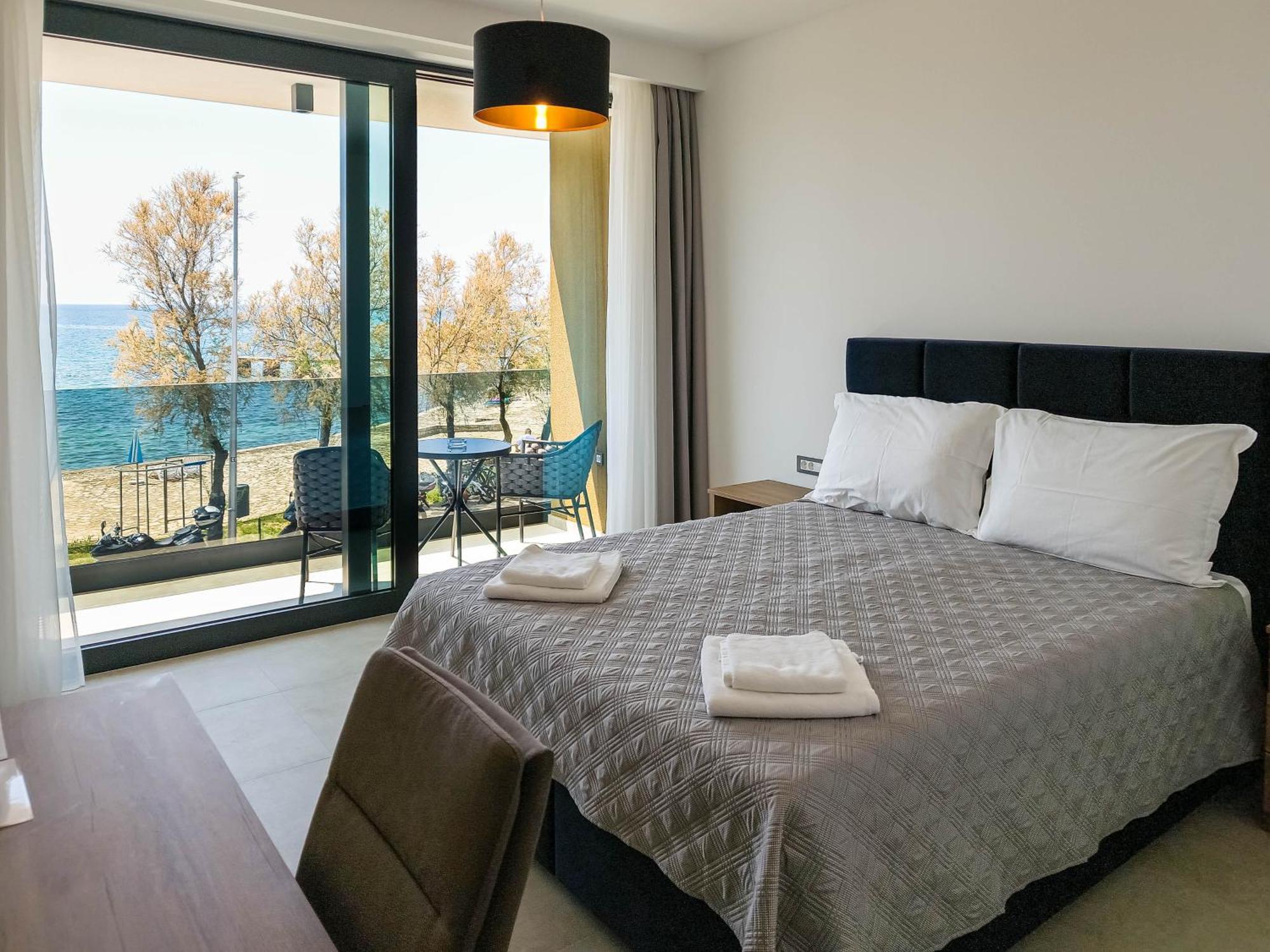 Maresole Beachfront Residence Porec Esterno foto
