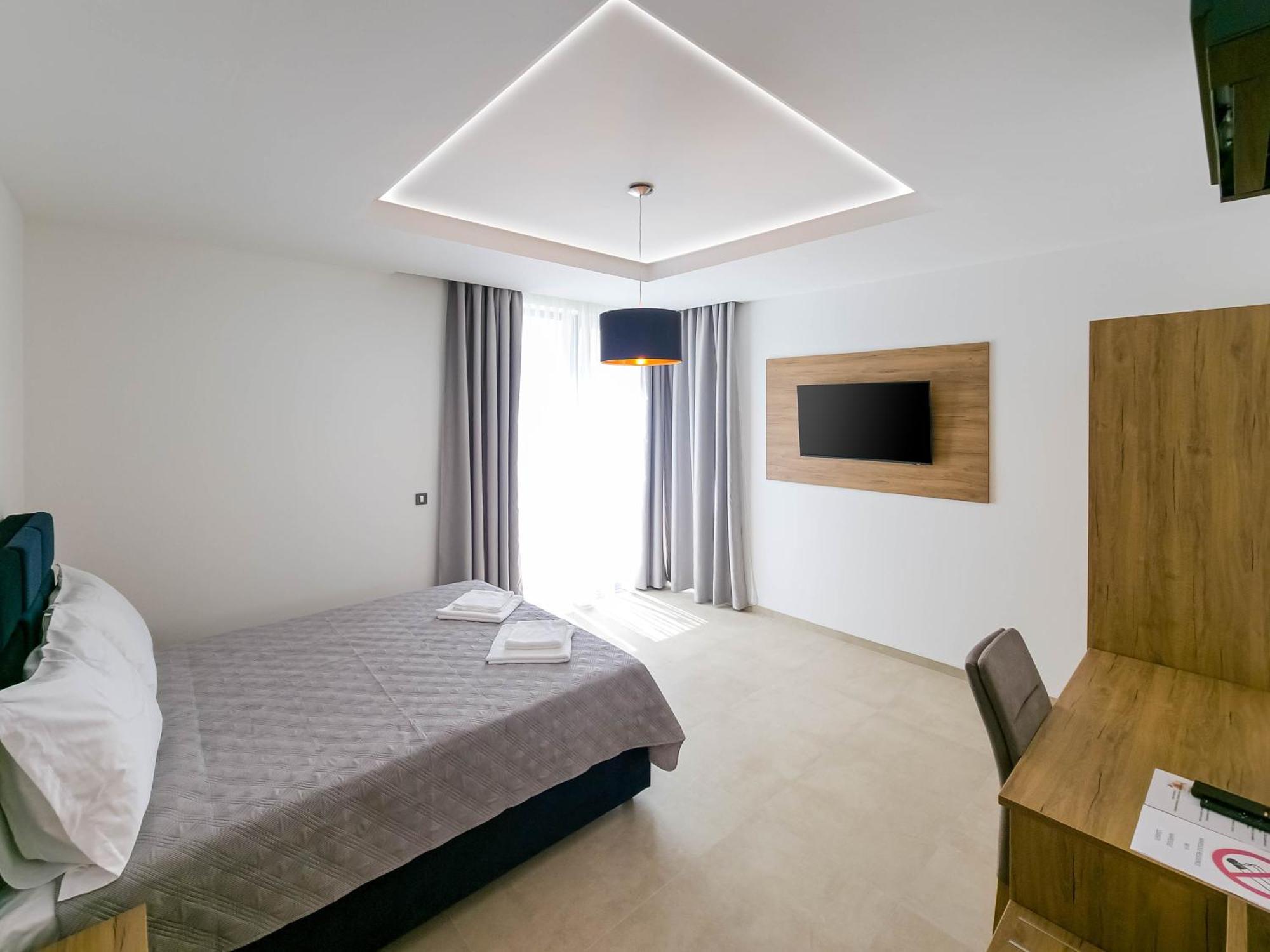 Maresole Beachfront Residence Porec Esterno foto
